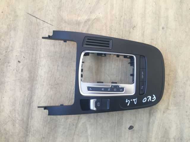 Audi A4 2009-2015 Çıkma Yedek Vites Konsulu